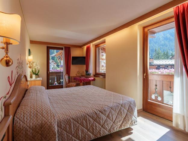 Hotel Garni La Montanara Madonna di Campiglio Bagian luar foto